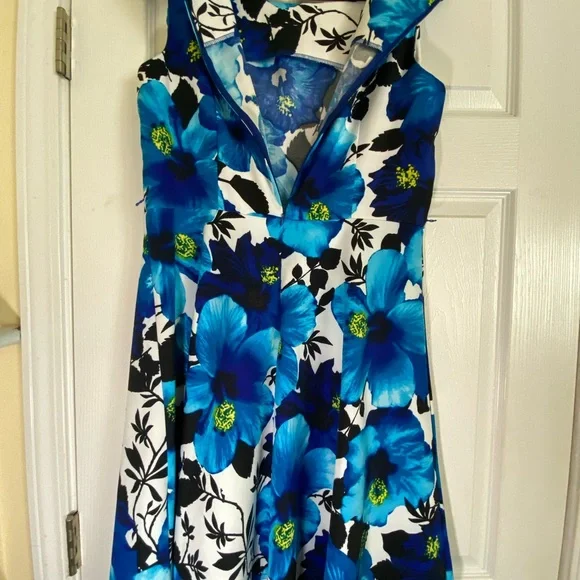 Sleeveless AB Studio Blue Floral Dress - Picture 9 of 16
